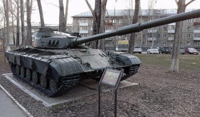 Чи правда, що РФ "списала" танки Т-64 і відправляє їх на монументи: пояснює експерт