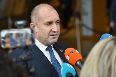 На виборах у Болгарії впевнено лідирує партія проросійського експрезидента