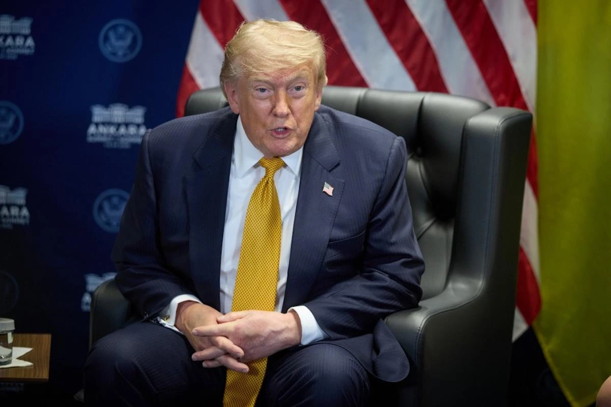 Трамп підписав укази про обмеження громадянства за правом народження у США