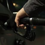 АЗС “зафіксували” вартість бензину: українцям розповіли, що буде з цінами найближчими днями