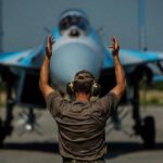 Знищив сотні цілей ворога: пілот Денис Юдін отримав звання Герой України
