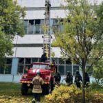 У Ніжині РФ вдарила по промисловому підприємству: сталась пожежа